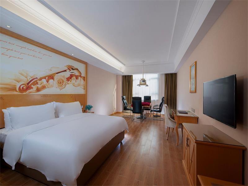 Vienna Hotel Huiyang Sanhe Square Huizhou  Exterior photo