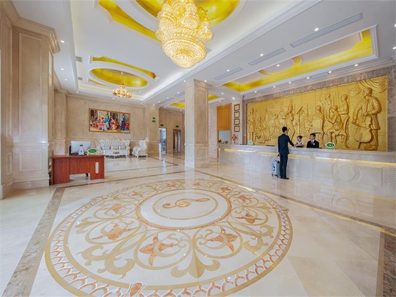 Vienna Hotel Huiyang Sanhe Square Huizhou  Exterior photo